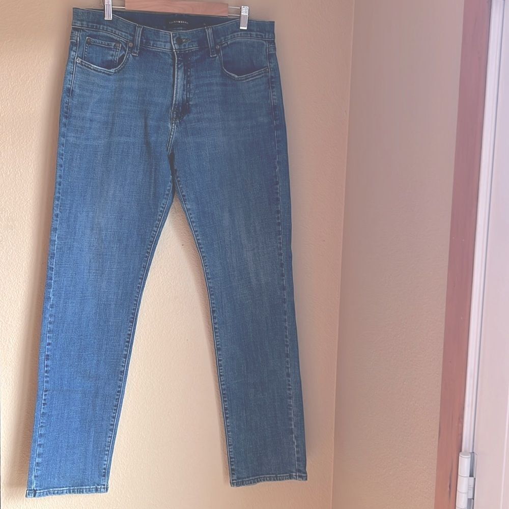 EUC Lucky Brand 221 Straight Jeans 36/34